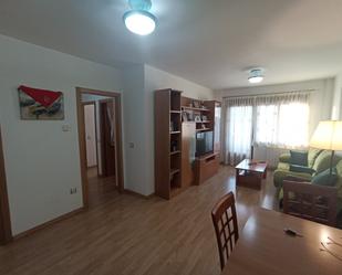 Living room of Flat to rent in Las Navas del Marqués   with Terrace and Balcony