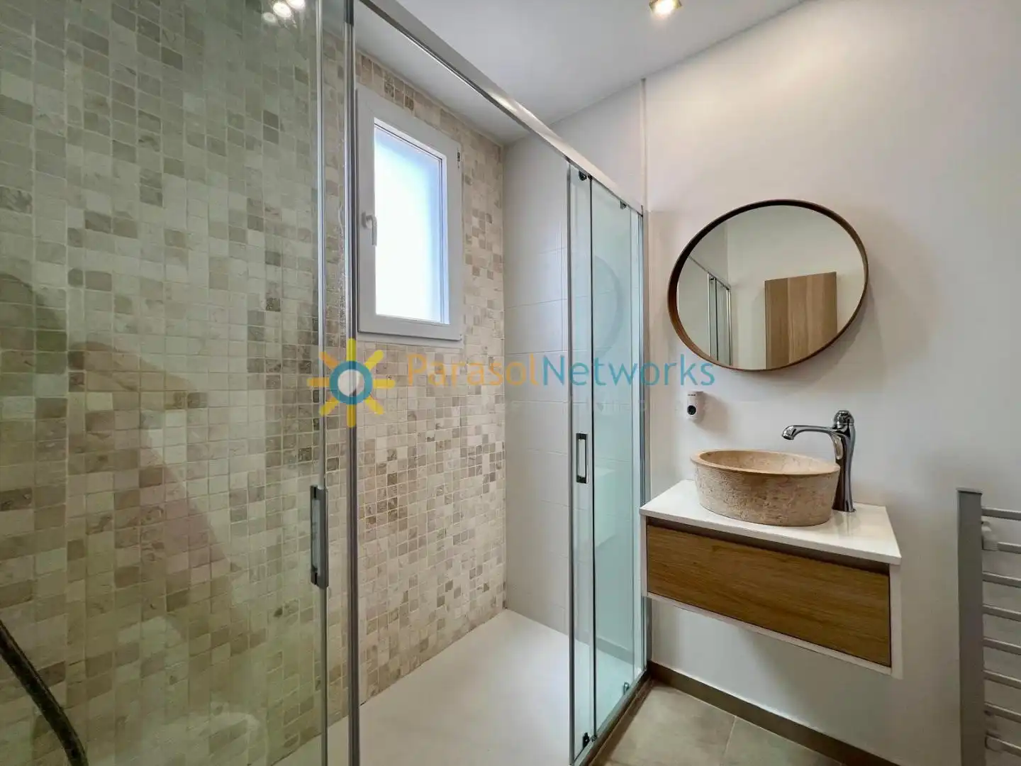 Badezimmer von Wohnungen zur Miete in Oliva mit Klimaanlage, Terrasse und Möbliert