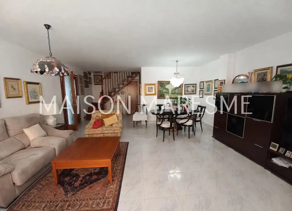 Sala de estar de Ático en venta en Canet de Mar con Calefacción, Terraza y Balcón