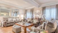 Living room of Flat for sale in  Barcelona Capital  with Air Conditioner, Heating and Terrace