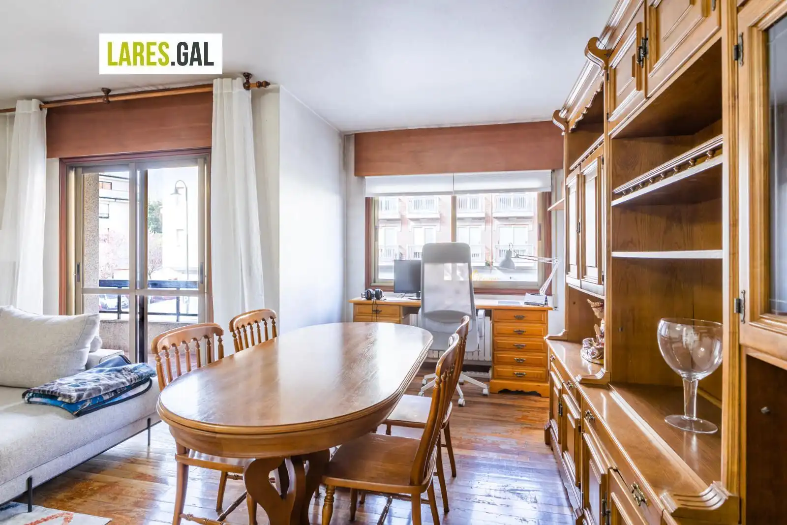 Comedor de Piso en venta en Cangas  con Calefacción, Terraza y Trastero