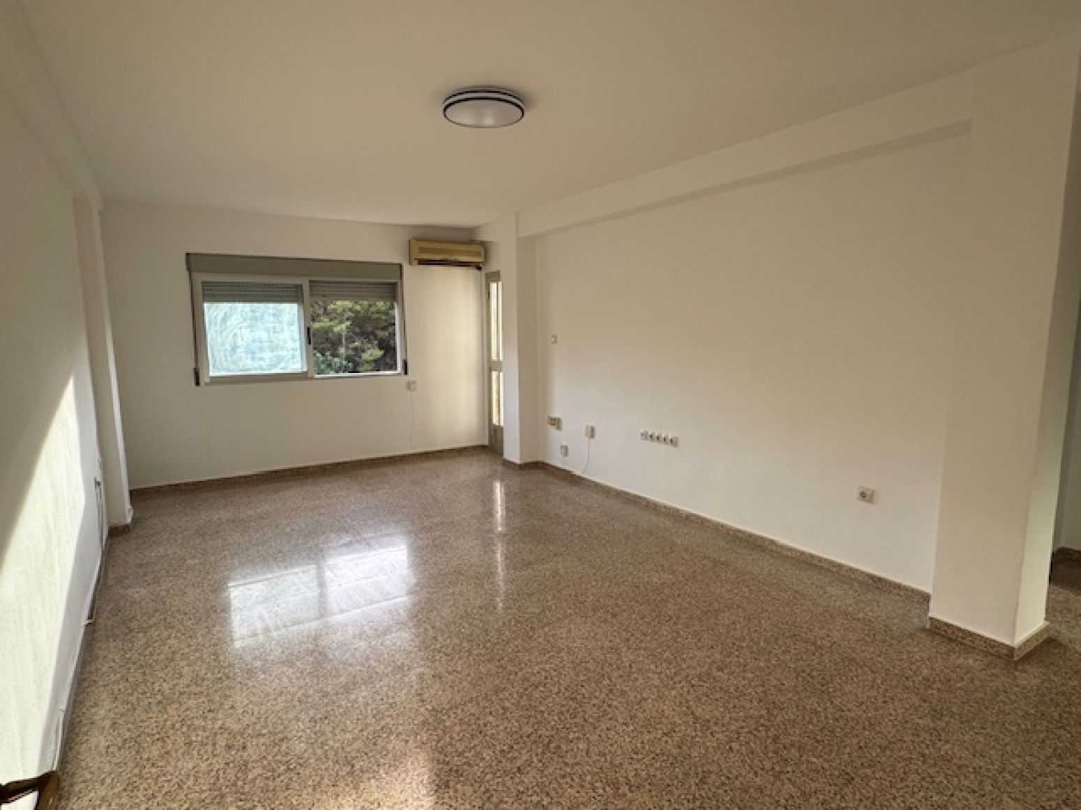 Sala d'estar de Pis de lloguer en Burjassot amb Balcó