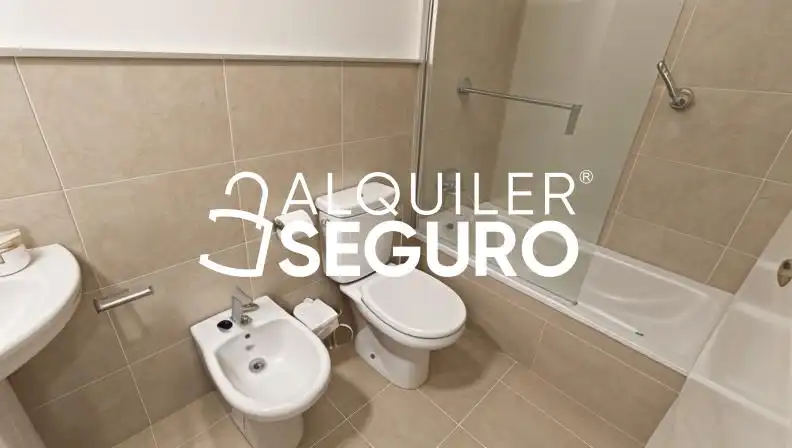Bathroom of Flat for rent in Sanlúcar la Mayor  with Air Conditioner and Furnished
