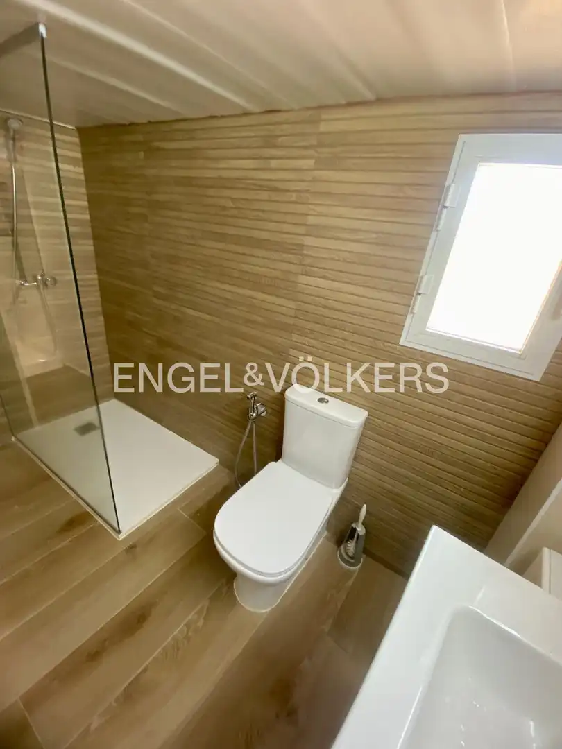 Baño de Piso de alquiler en Valencia con Calefacción
