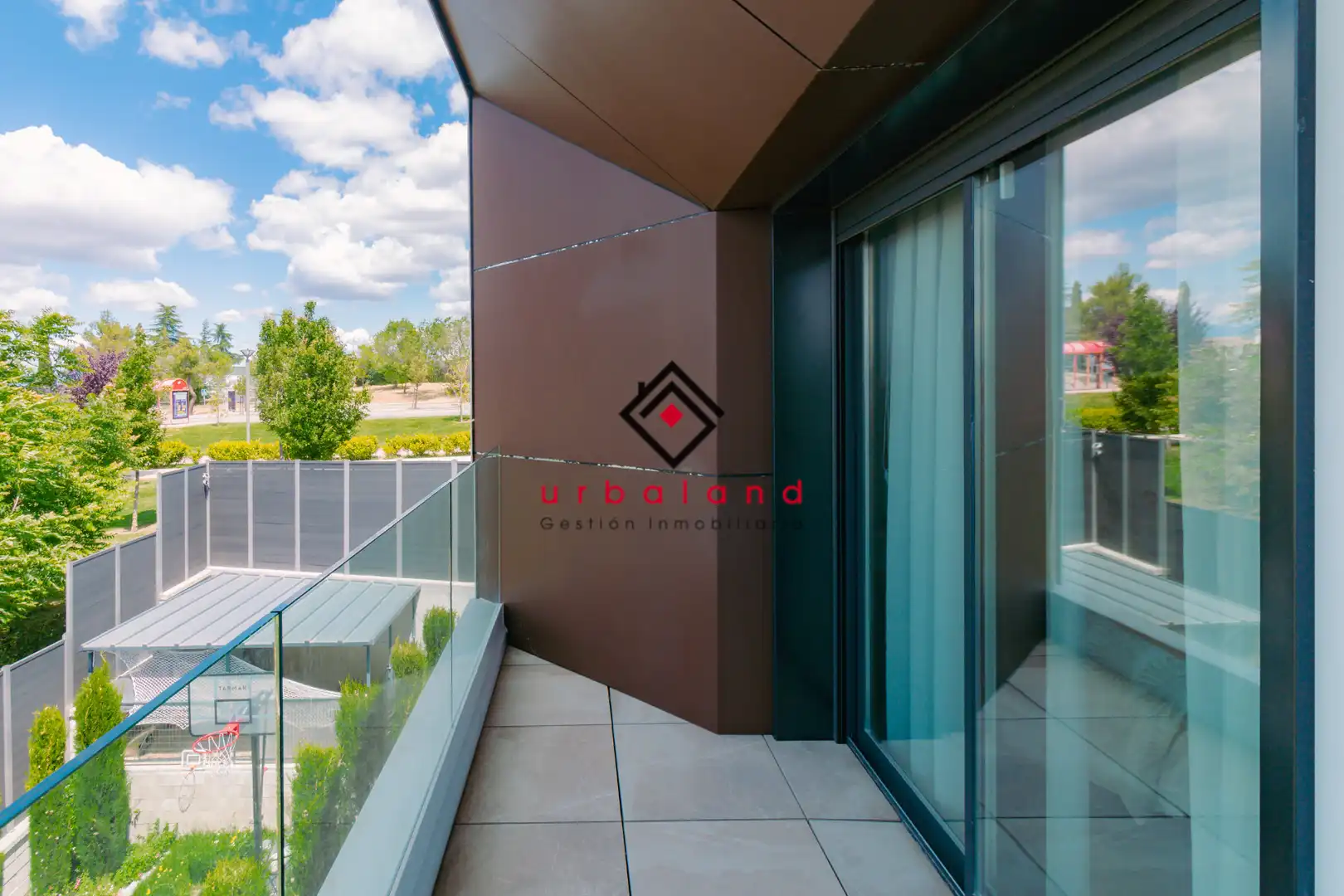 Semi-detached house with pool for sale in Calle de Cosme Damián Churruca, imagen 32
