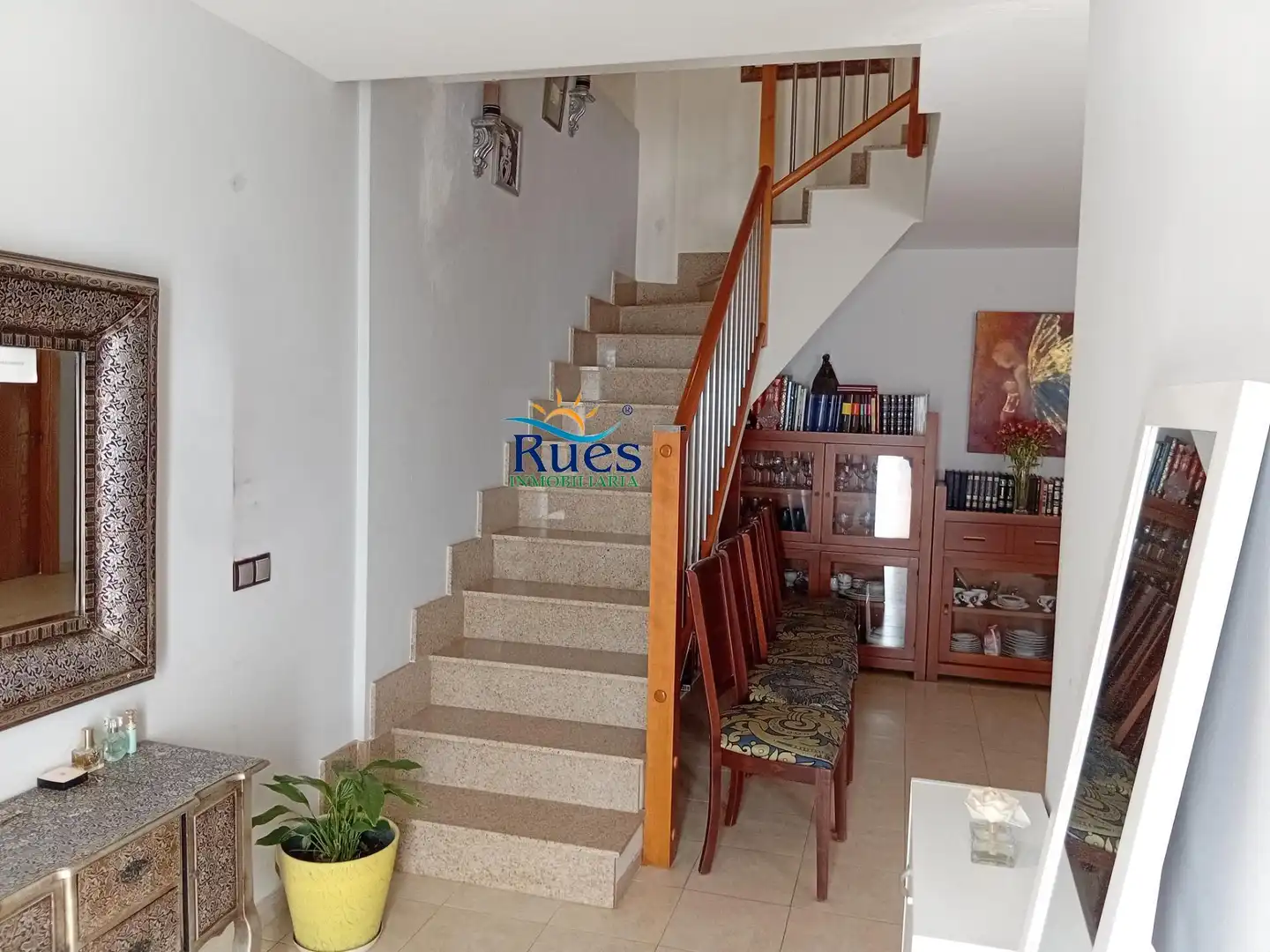 Einfamilien-Reihenhaus zum Verkauf in Torreblanca mit Terrasse, Balkon und Gemeinschaftspool