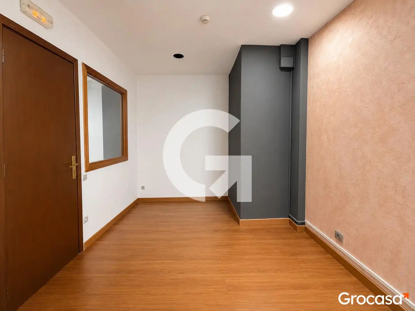Habitación de Local en venta en El Prat de Llobregat con Aire acondicionado
