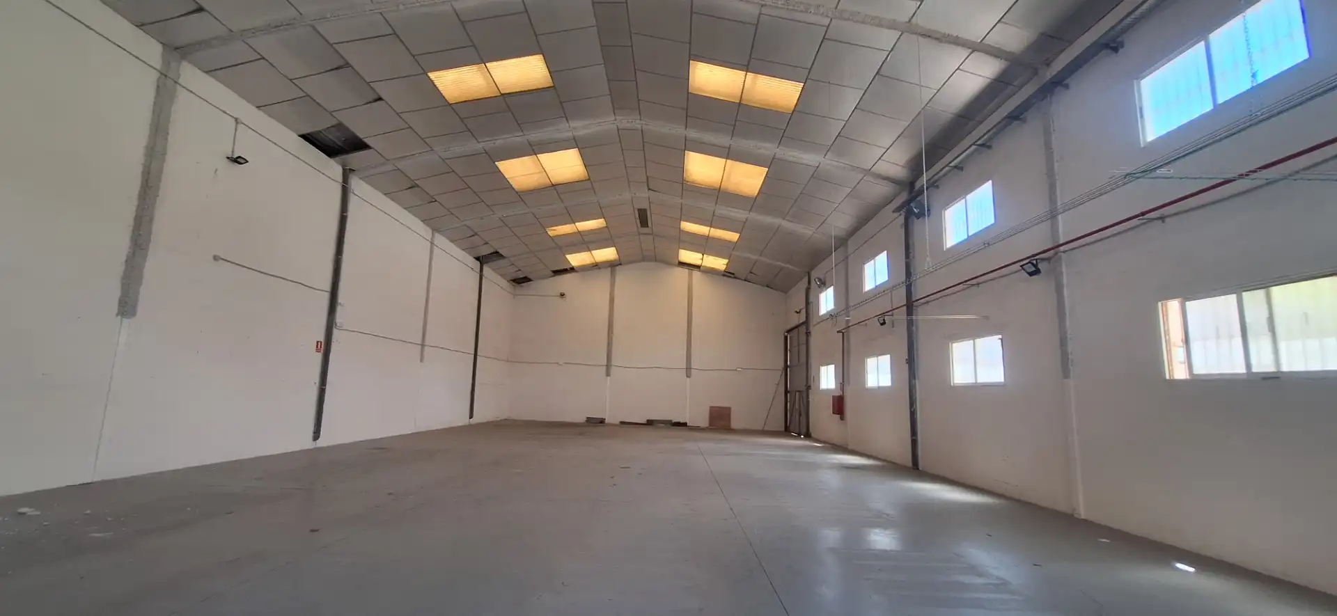 Industrial buildings for sale in Meliana