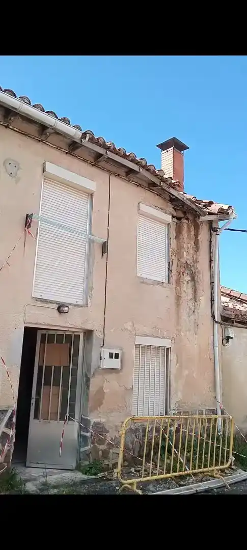 Vista exterior de Casa adosada en venda en Barruelo de Santullán