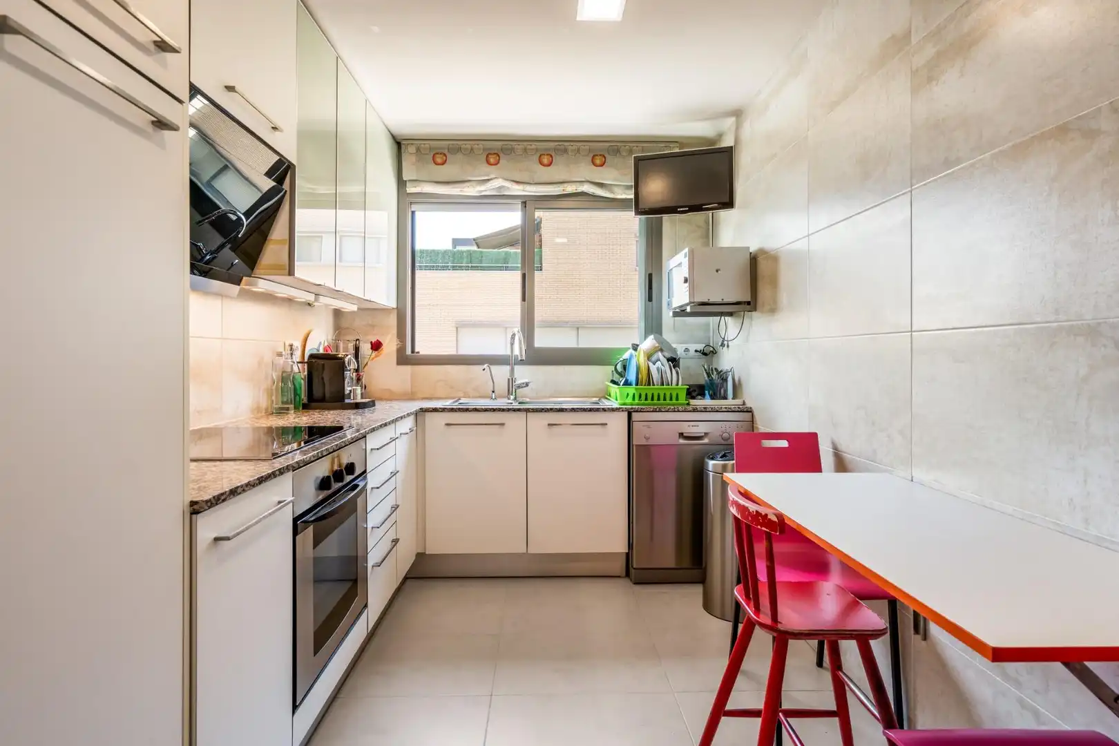 Cuina de Pis en venda en Parets del Vallès amb Aire condicionat, Parquet i Terrassa