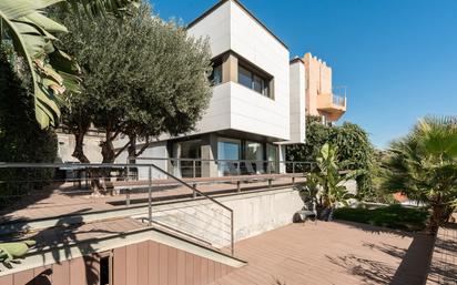 Vista exterior de Casa o xalet en venda en  Barcelona Capital amb Aire condicionat, Terrassa i Balcó