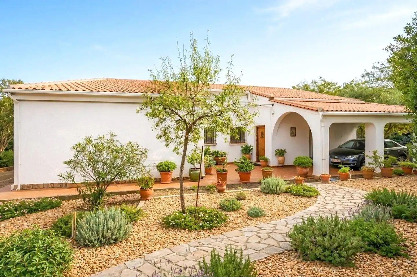 Vista exterior de Casa o xalet en venda en Puertollano amb Aire condicionat, Calefacció i Jardí privat
