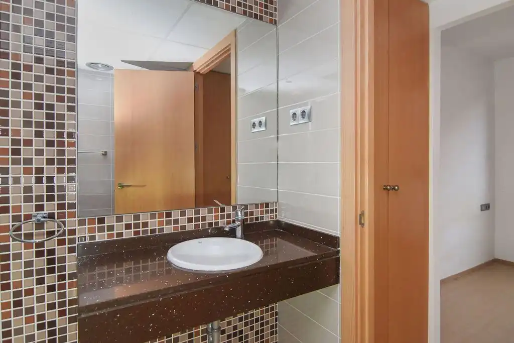 Bathroom of Flat for sale in Sant Pere de Ribes  with Air Conditioner, Heating and Parquet flooring