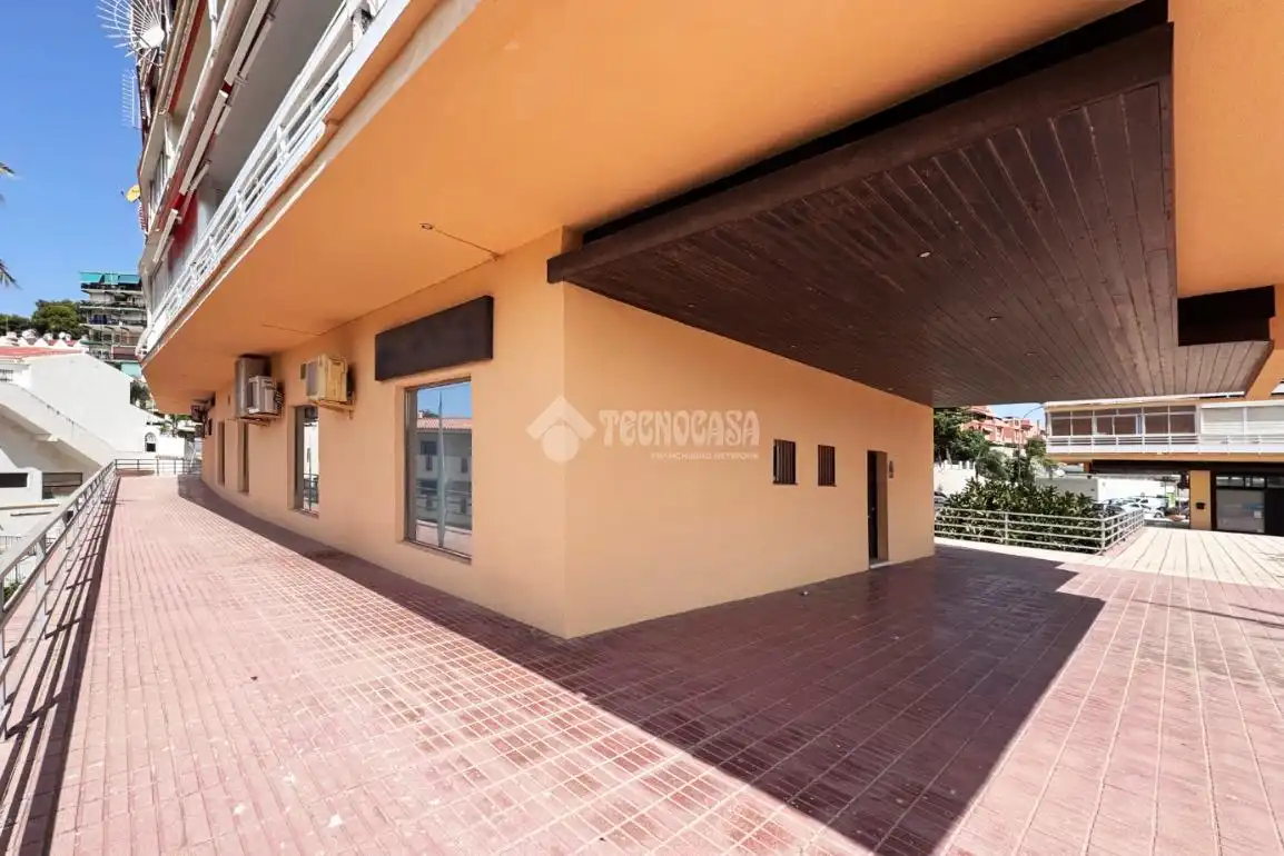 Außenansicht von Geschaftsraum zur Miete in Torremolinos mit Klimaanlage, Heizung und Alarm