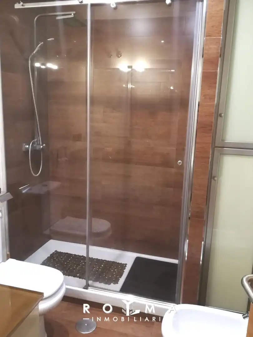 Baño de Casa adosada de alquiler en Dos Hermanas con Aire acondicionado, Calefacción y Parquet