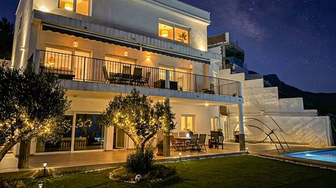 Chalet con Piscina y Parcela de 599 M2
