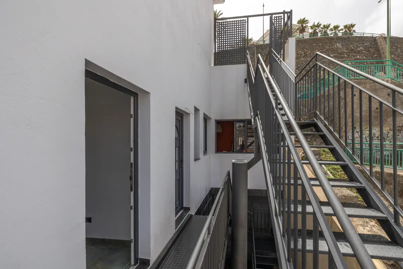 Vista exterior de Casa o xalet en venda en Las Palmas de Gran Canaria amb Aire condicionat, Terrassa i Moblat