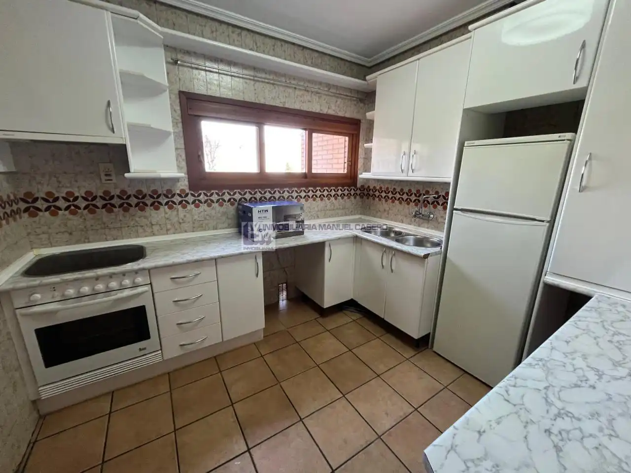 Kitchen of Flat for rent in Cáceres  with Air Conditioner, Heating and Parquet flooring