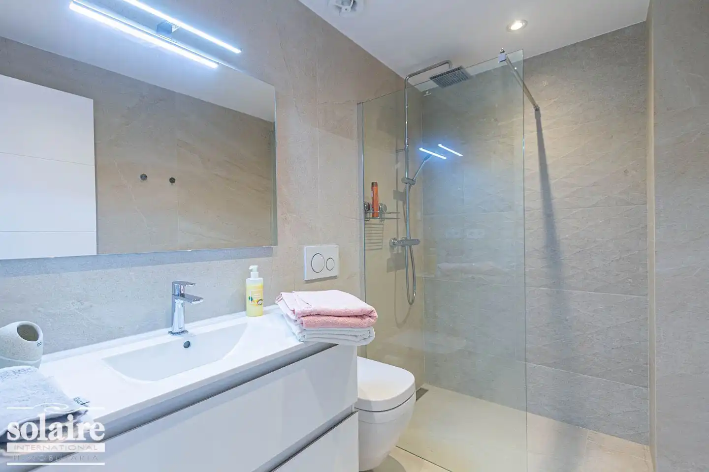 Bany de Apartament de lloguer en Altea amb Aire condicionat, Jardí privat i Terrassa
