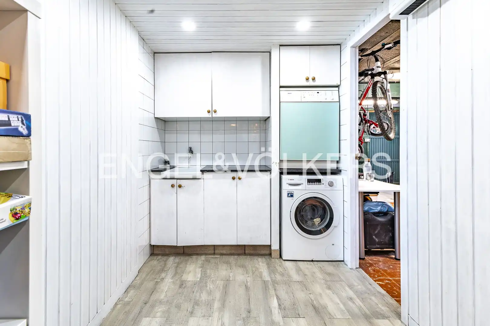 Cuina de Casa adosada en venda en El Masnou amb Calefacció i Jardí privat