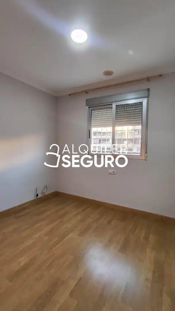 Schlafzimmer von Wohnung zur Miete in Valencia mit Klimaanlage und Terrasse