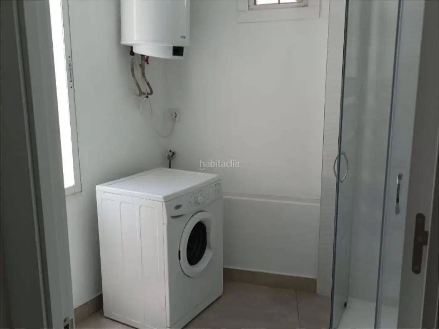 Appartement compact avec ascenseur à louer à Calle de Bretón de los Herreros 112