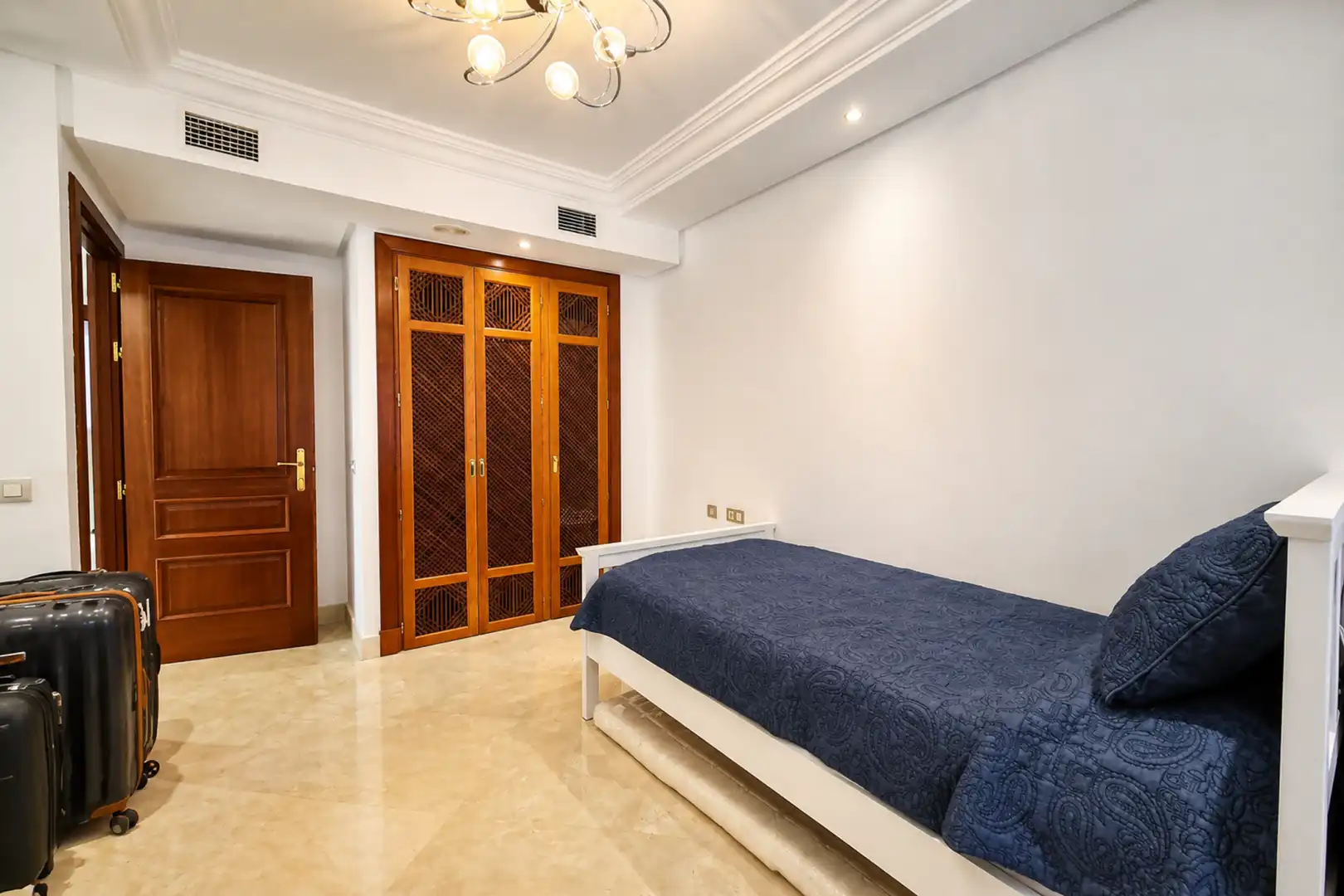 Apartment with pool for sale in Estepona Pueblo, imagen 23