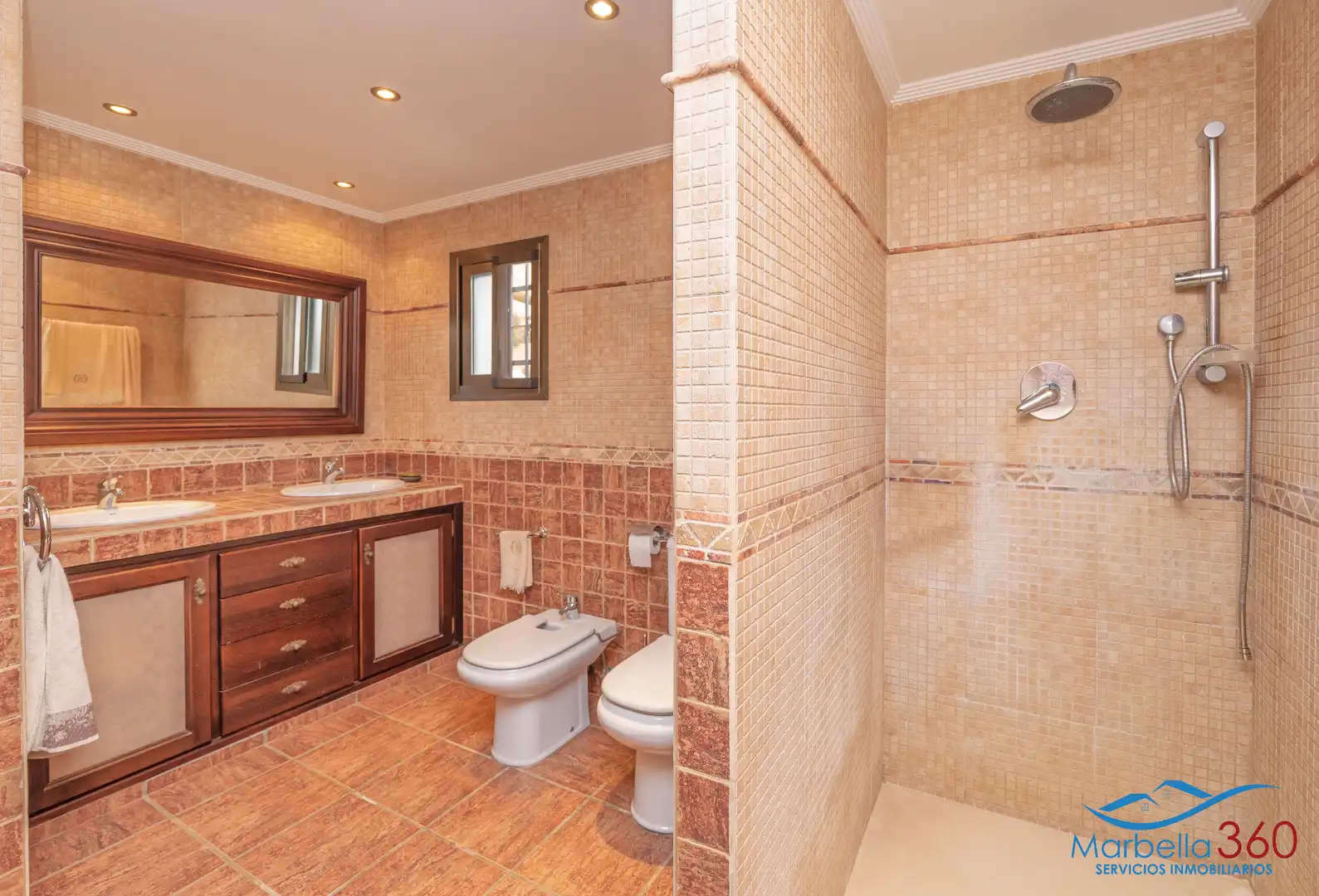 Baño de Casa o chalet en venta en Marbella con Aire acondicionado, Calefacción y Jardín privado