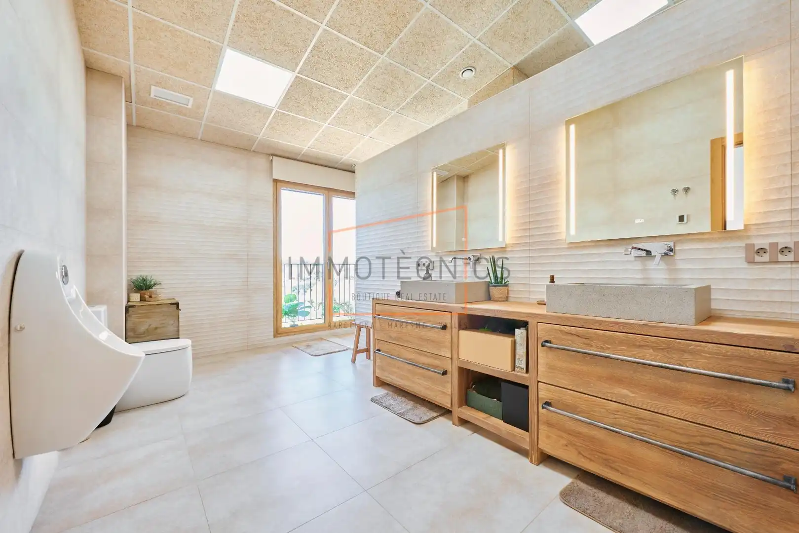 Bany de Casa o xalet en venda en Santa Eulàlia de Ronçana amb Aire condicionat, Jardí privat i Terrassa