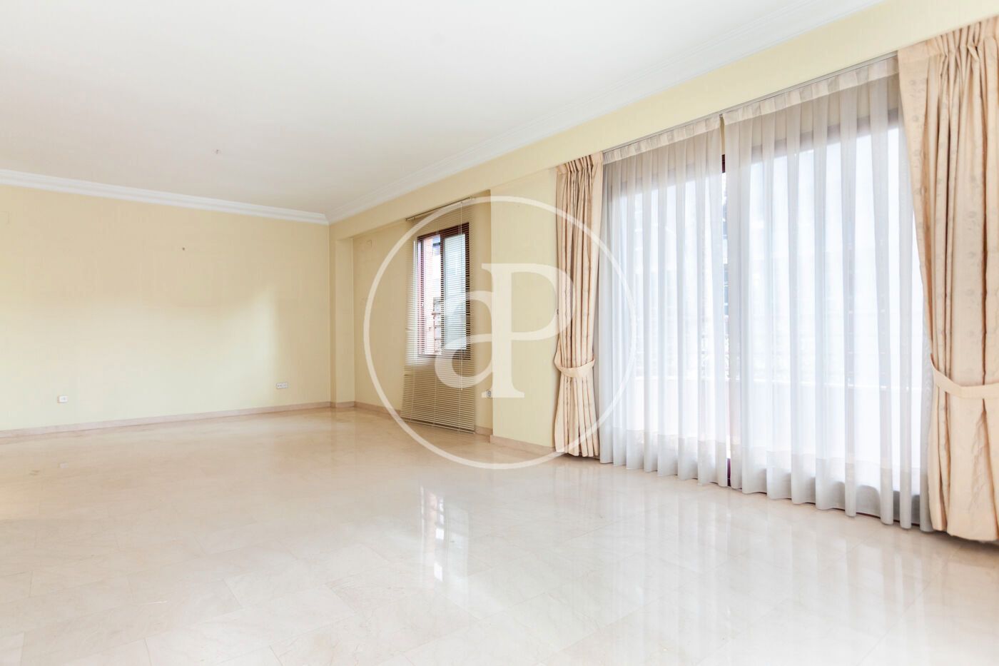Living room of Flat for sale in  Valencia Capital  with Air Conditioner, Heating and Balcony