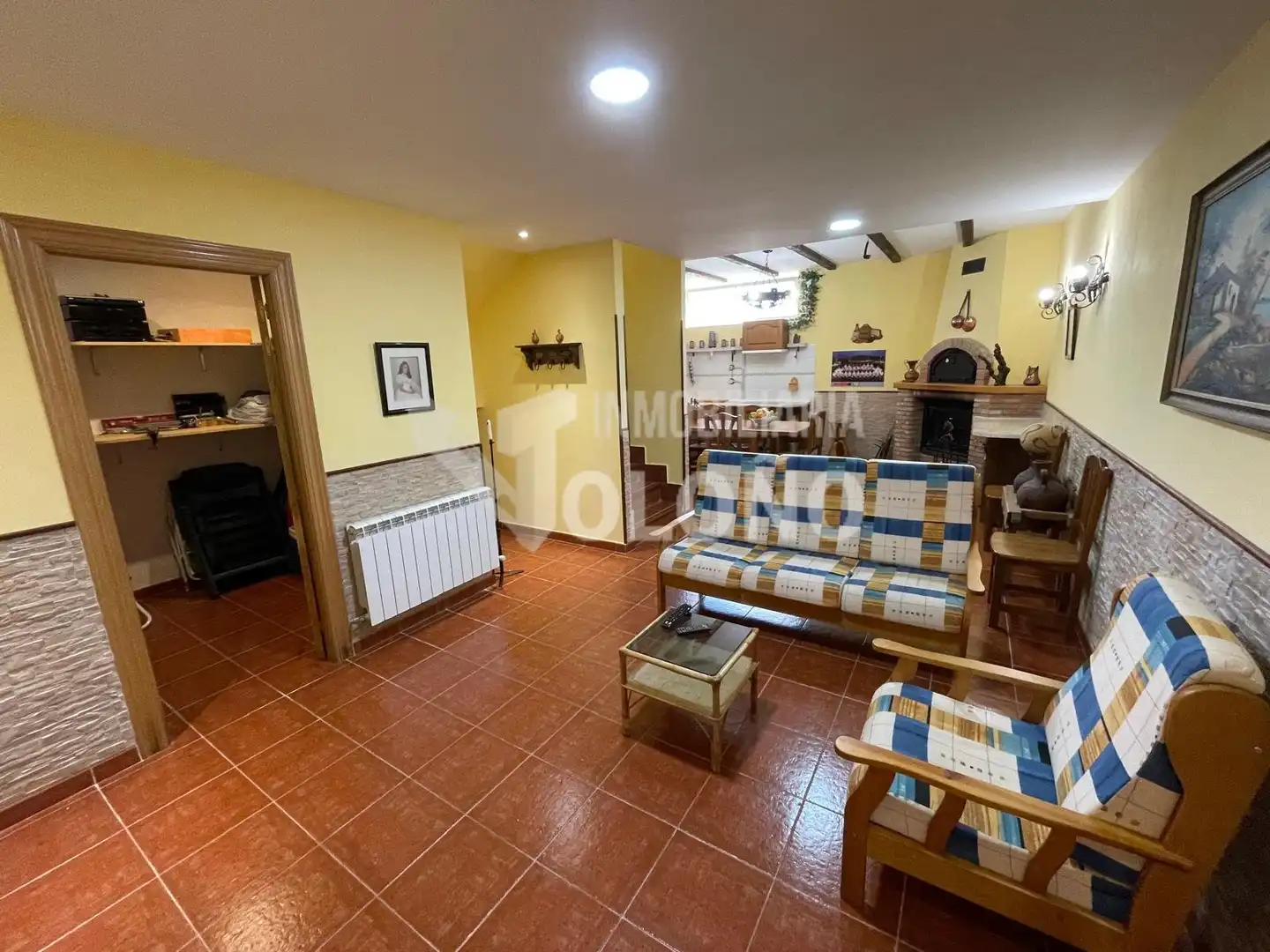 Sala de estar de Casa o chalet en venta en Alesanco con Calefacción, Jardín privado y Parquet