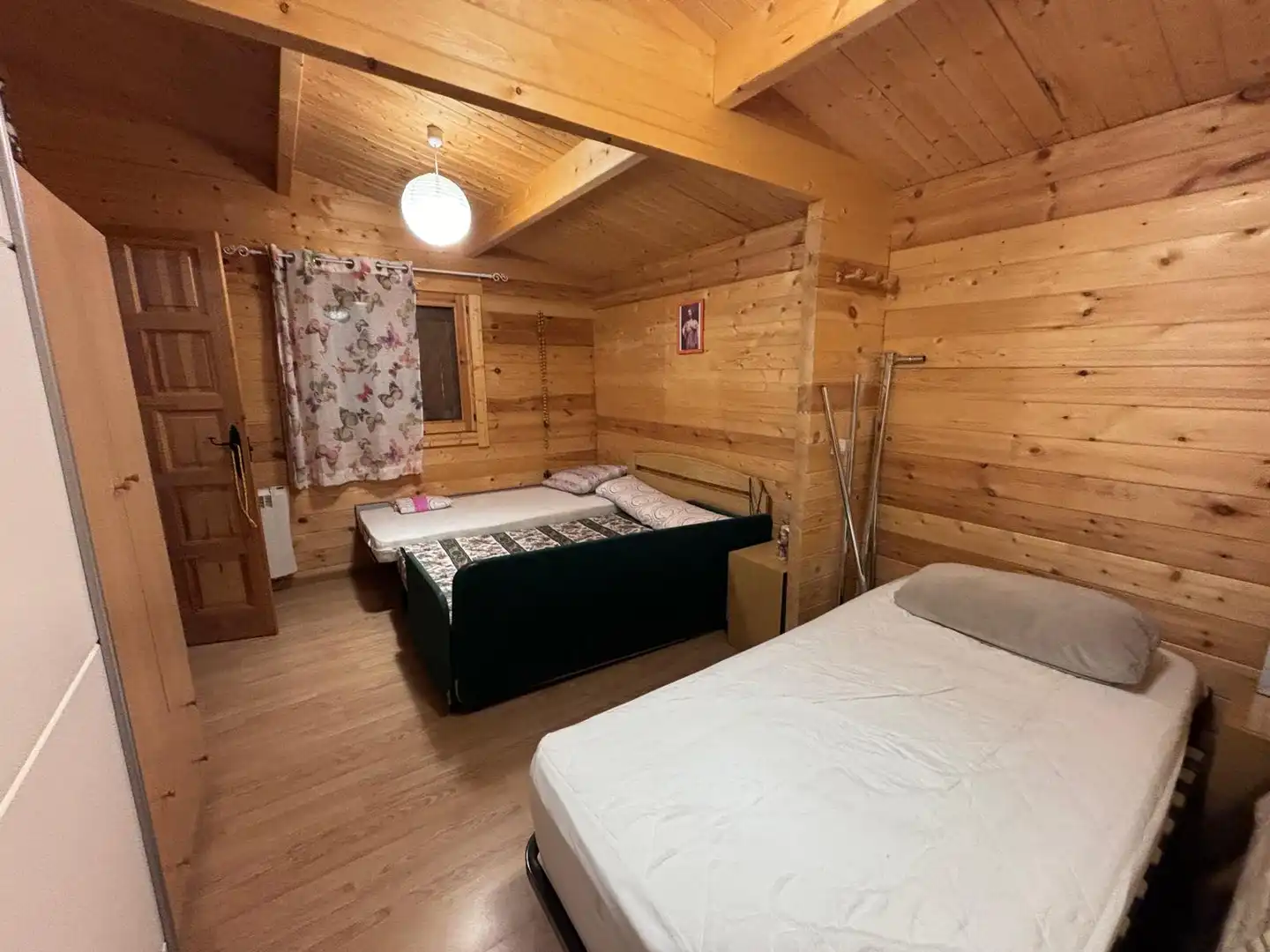 Bedroom of Houses for sale in Almodóvar del Pinar  with Air Conditioner, Private garden and Storage room