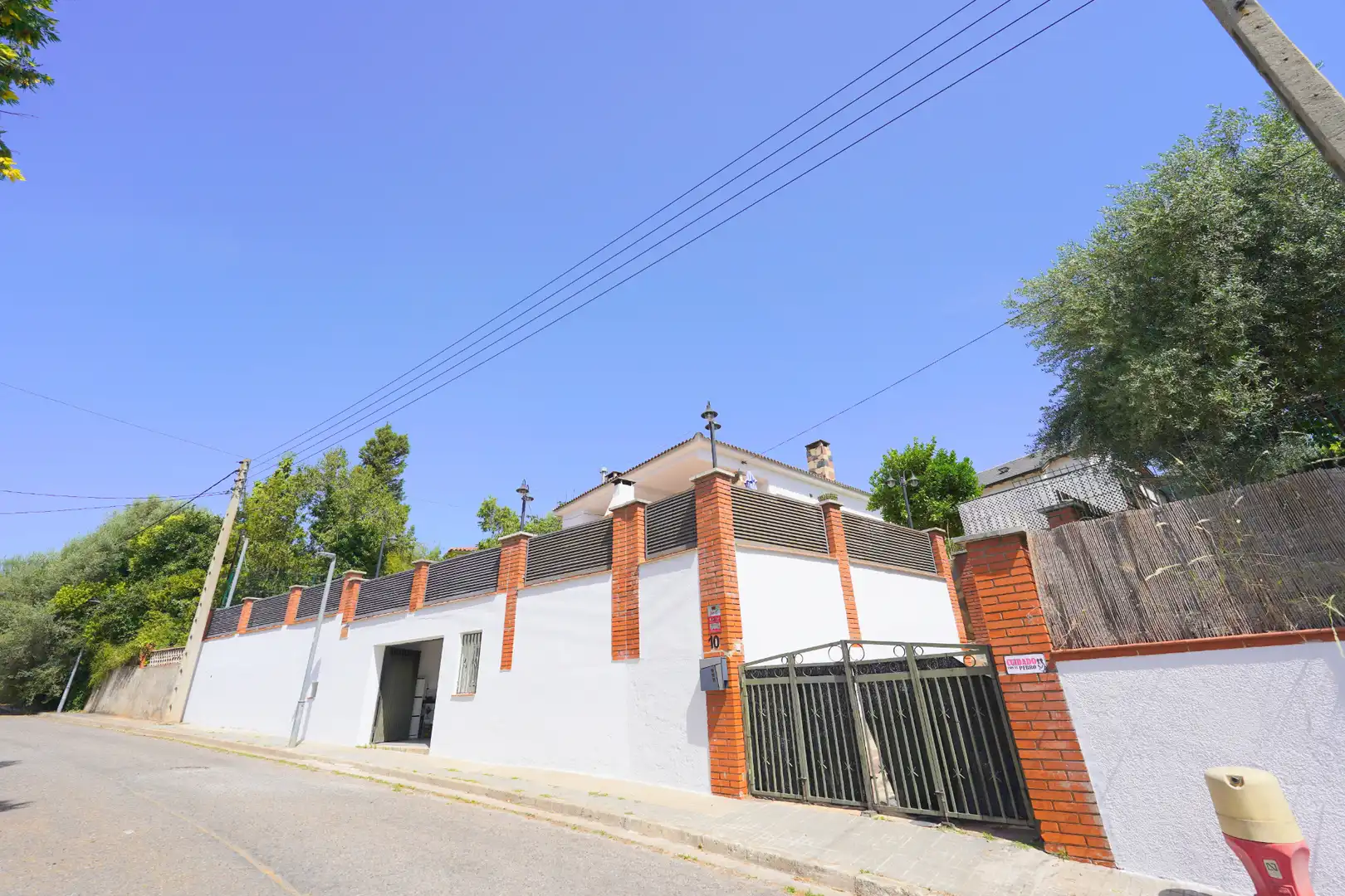 Vista exterior de Casa o xalet en venda en Bigues i Riells del Fai amb Calefacció, Terrassa i Piscina