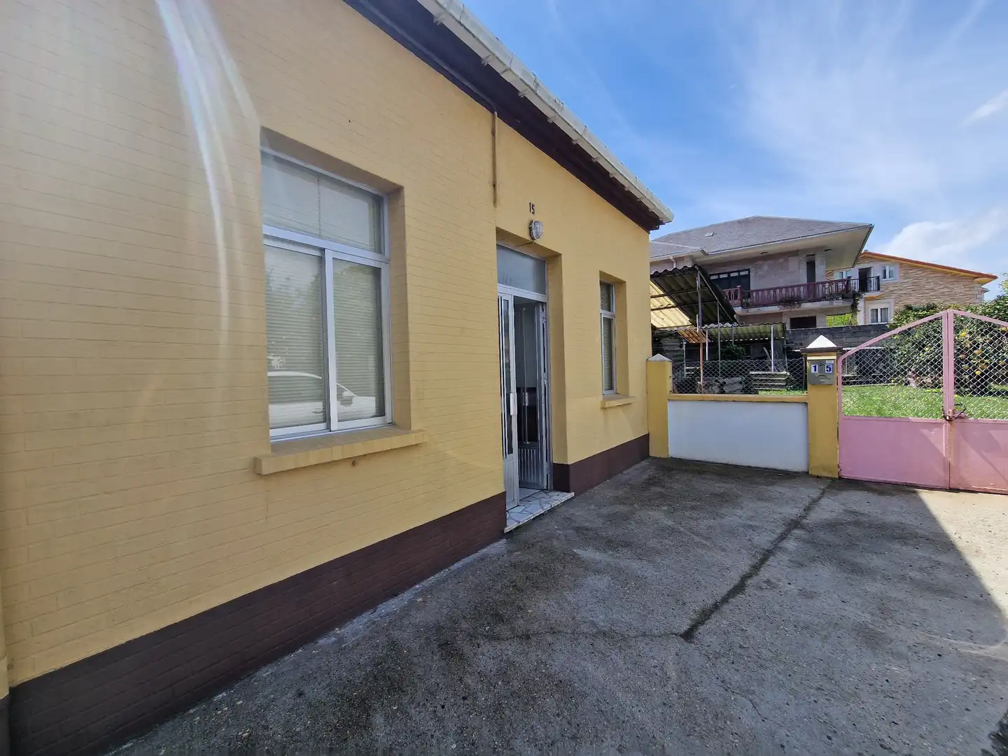 Vista exterior de Casa o xalet en venda en Narón amb Calefacció, Jardí privat i Traster