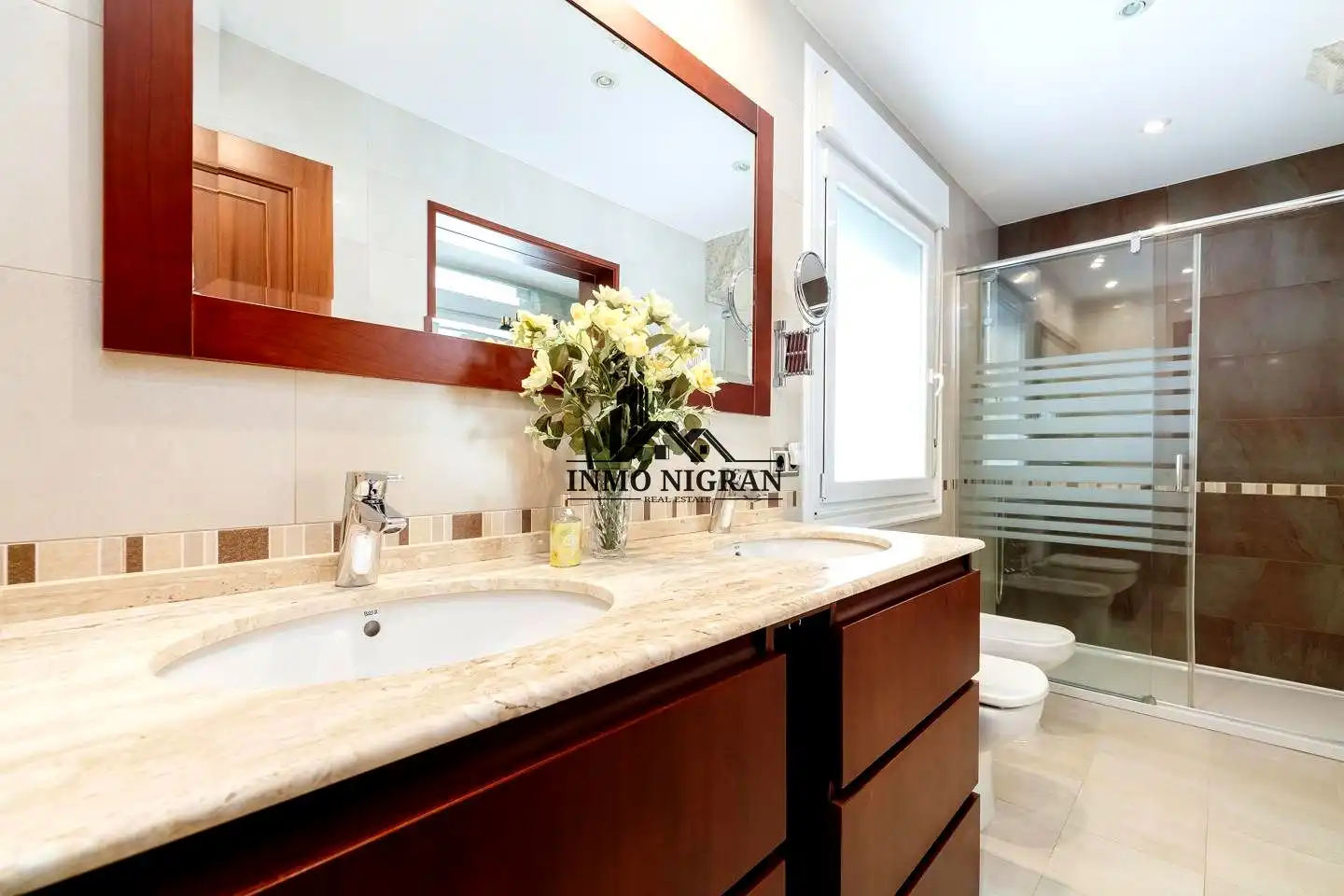 Bathroom of Houses for sale in Vigo   with Private garden, Terrace and Storage room