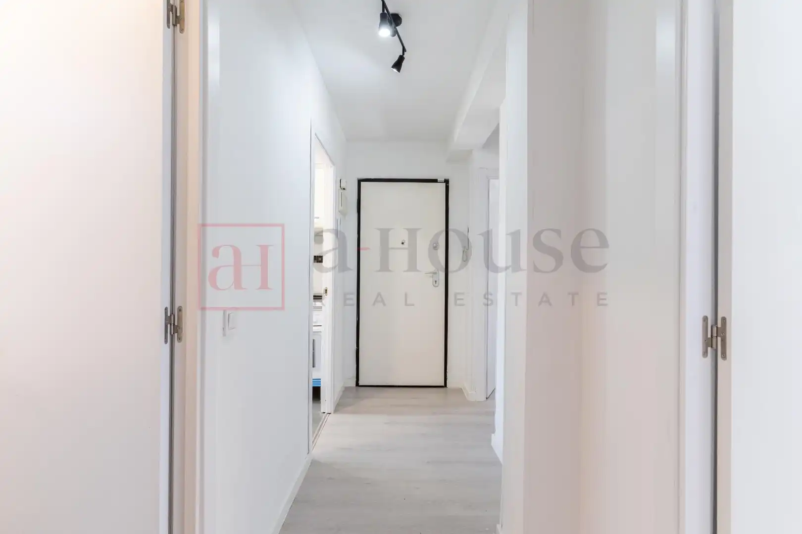 Piso en venta en Madrid con Calefacción y Parquet