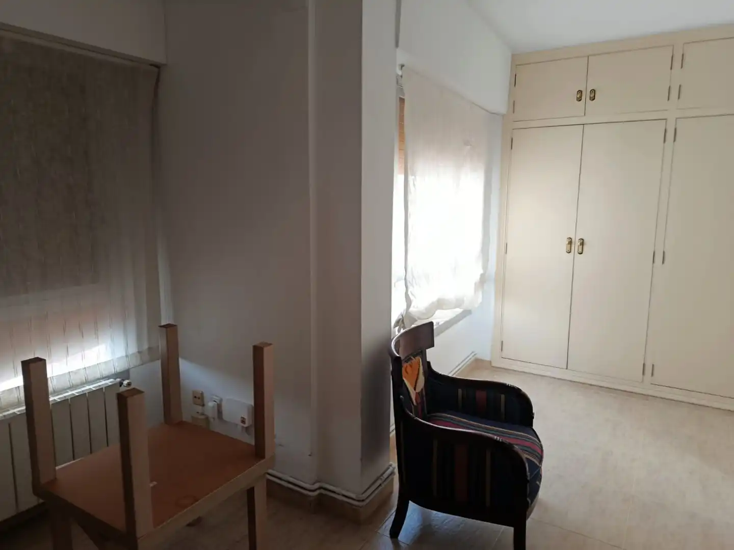 Habitación de Piso en venta en Castellón de la Plana / Castelló de la Plana con Amueblado, Horno y Lavadora