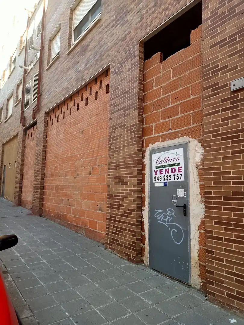 Local comercial en venta en Calle la Luna 4D