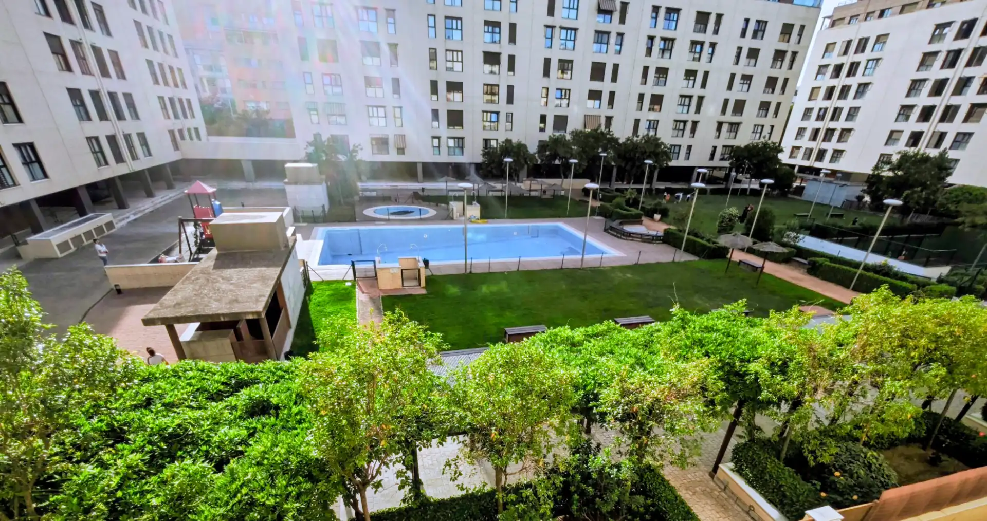 Piscina de Piso en venta en Madrid con Aire acondicionado, Calefacción y Jardín privado