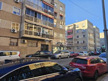 Local comercial en venda a Pintores - Ferial