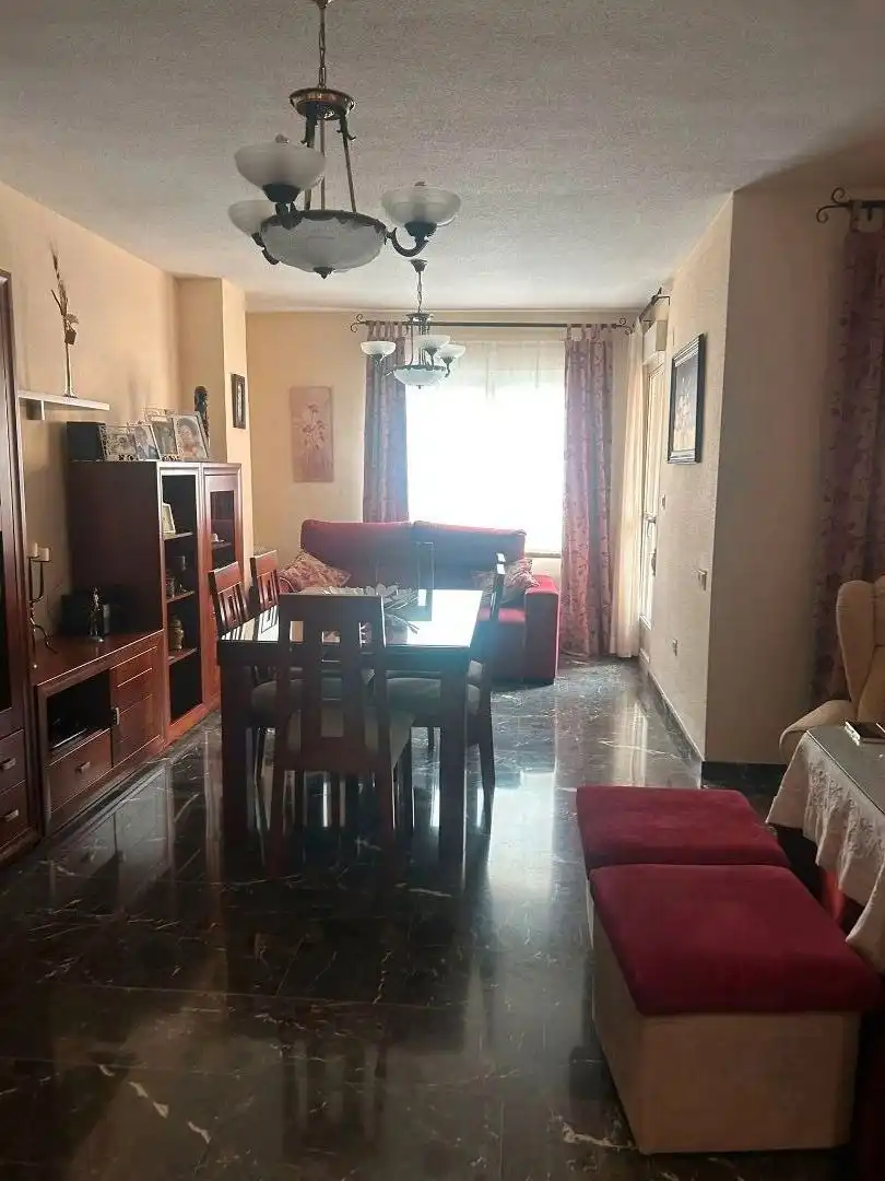 Menjador de Pis en venda en  Jaén Capital amb Calefacció i Traster