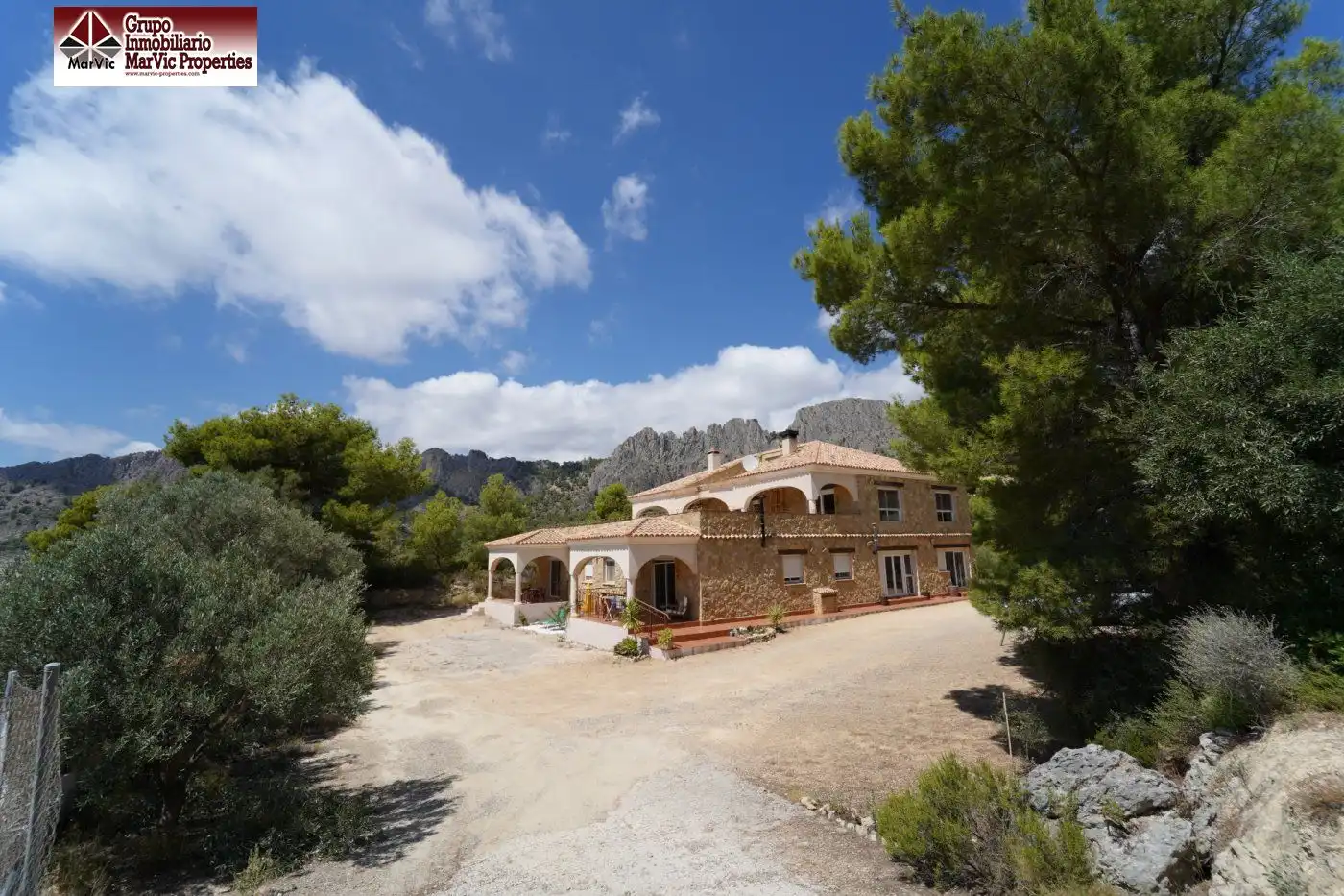 Xalet amb terrassa en venda a Finestrat Pueblo