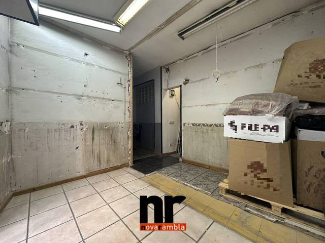 Local comercial en Alquiler en Calle Doctor Zamenhof en Can Mas