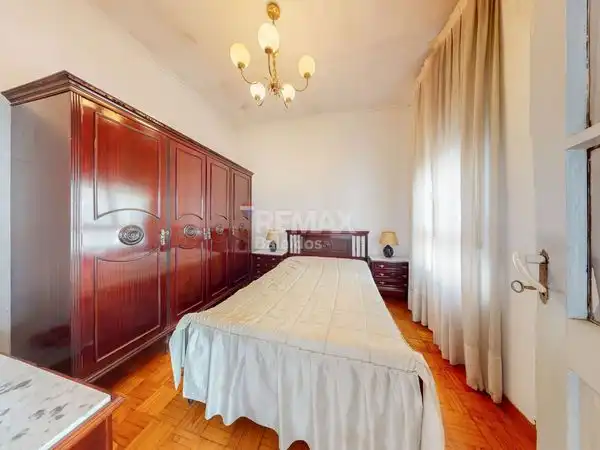 Dormitori de Casa o xalet en venda en Centro Urbano