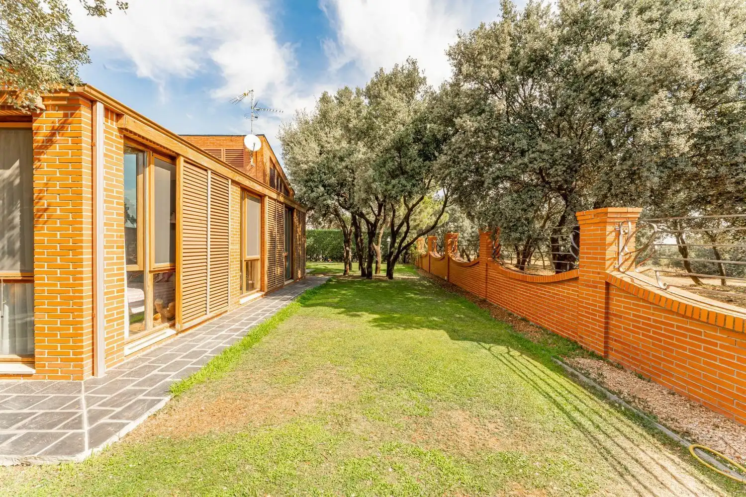 Jardín de Casa o chalet en venta en Nuevo Baztán con Aire acondicionado, Jardín privado y Terraza
