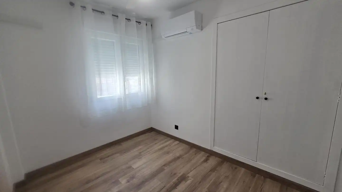 Schlafzimmer von Wohnung zur Miete in Gandia mit Klimaanlage, Terrasse und Möbliert