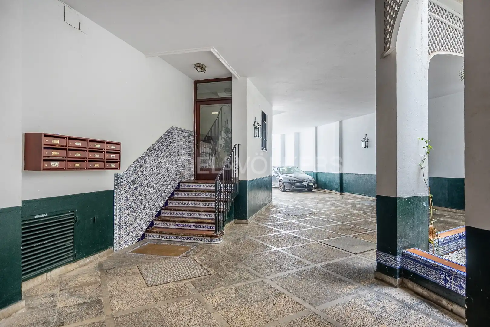 Flat for sale in Sevilla  with Air Conditioner and Heating