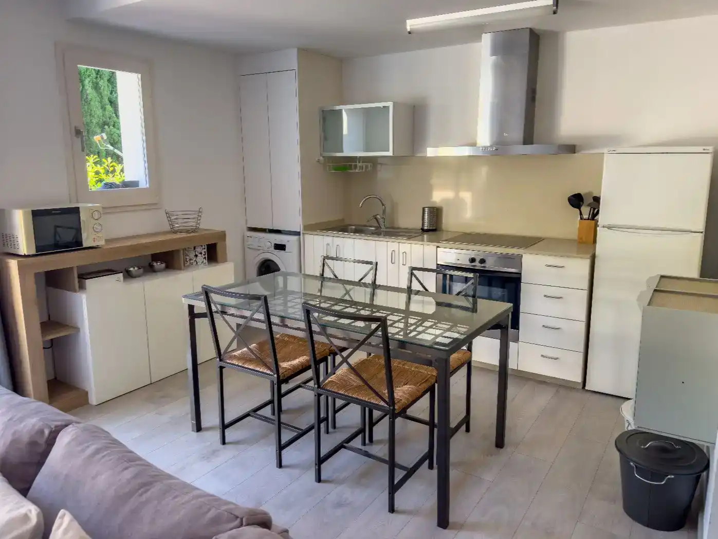 Cocina de Piso de alquiler en Cadaqués con Aire acondicionado, Jardín privado y Parquet
