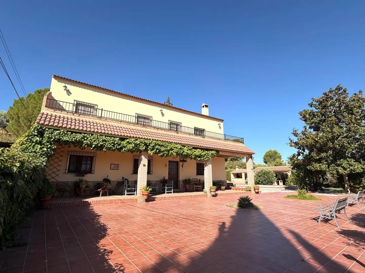Vista exterior de Casa o xalet en venda en Antequera amb Jardí privat, Terrassa i Traster