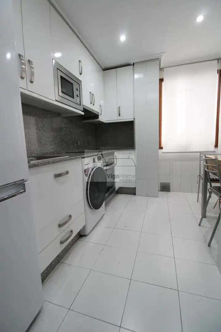 Kitchen of Flat for rent in Vigo   with Heating, Parquet flooring and Storage room
